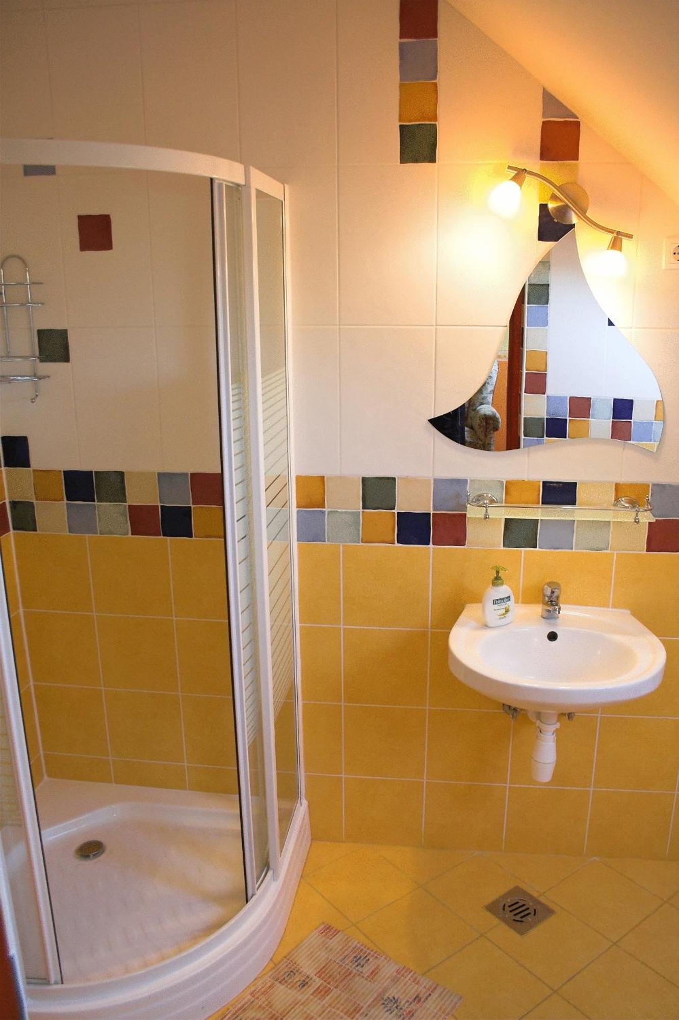Kertvarosi Vendeghaz Oroshaza Bagian luar foto