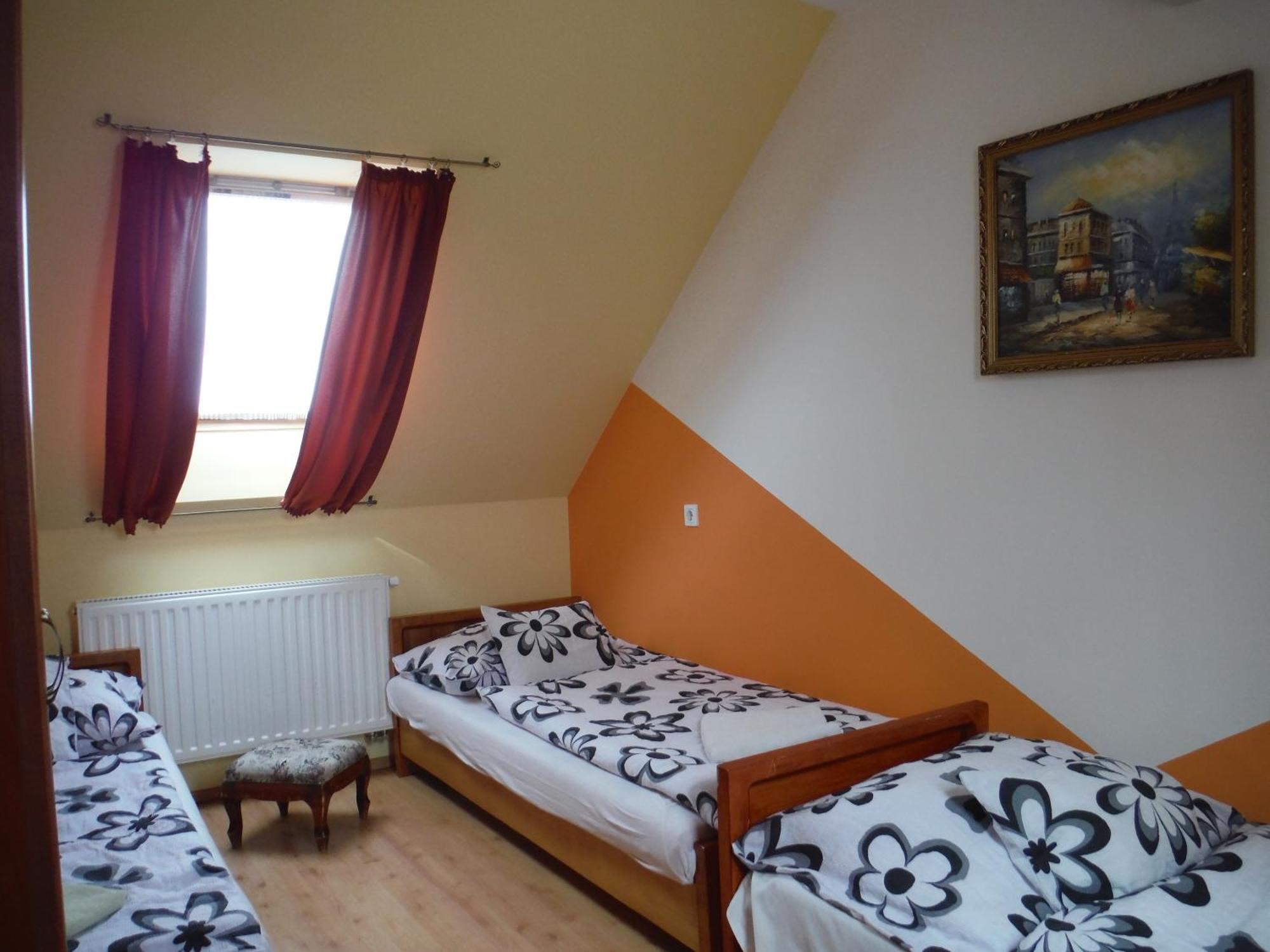 Kertvarosi Vendeghaz Oroshaza Ruang foto