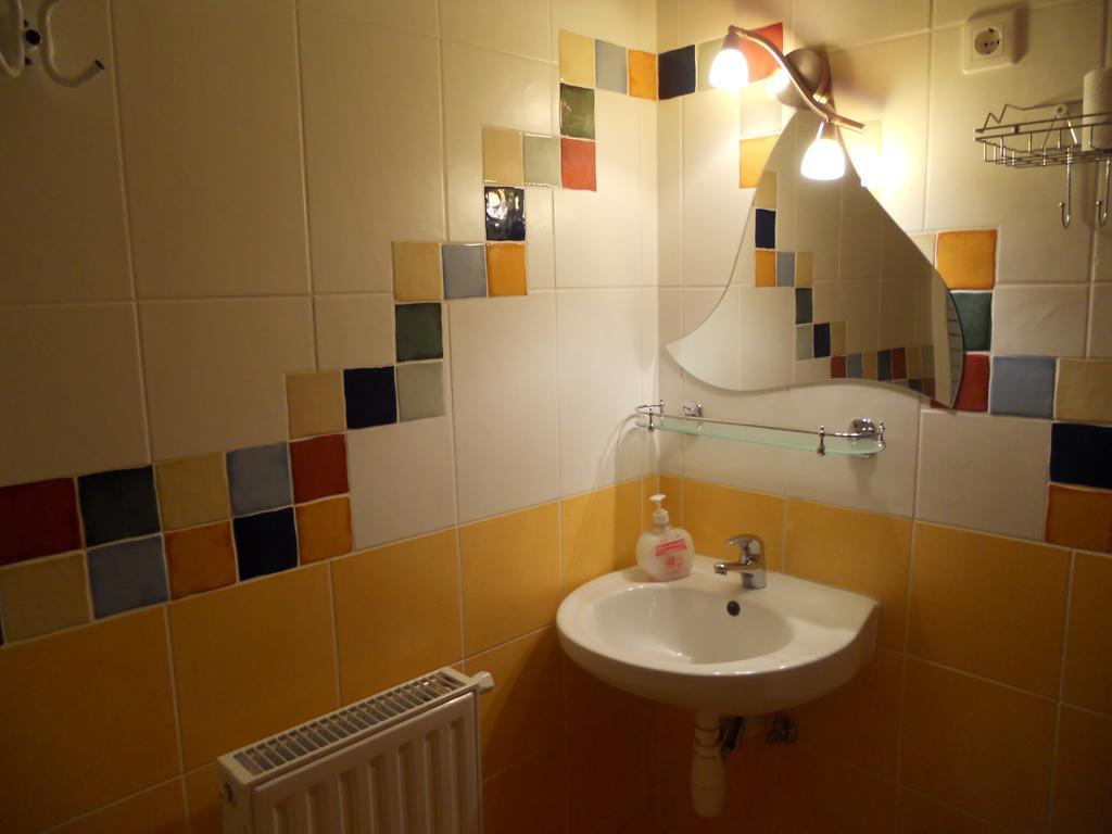 Kertvarosi Vendeghaz Oroshaza Bagian luar foto